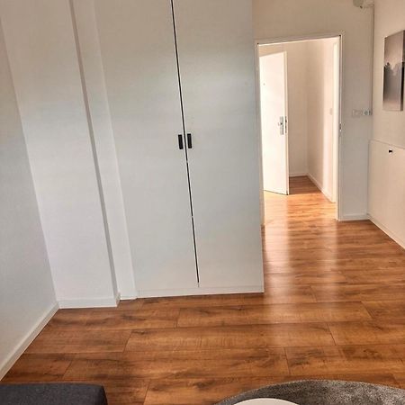 Room Deluxe Meerbusch Exteriör bild